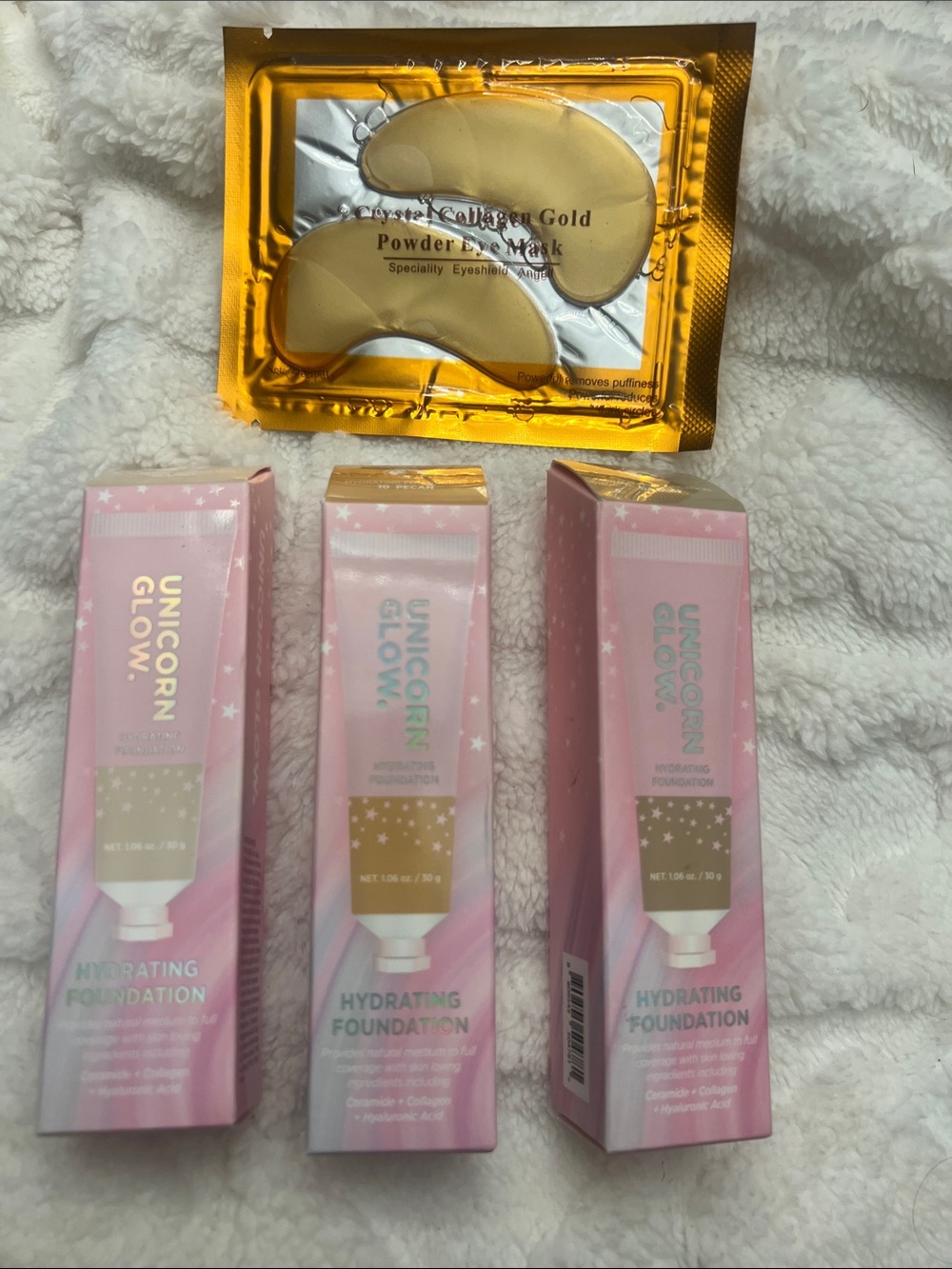 Unicorn Glow Hydrating Foundation & Gold Eye Patches